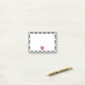 ピンクのAppleのダマスク織の先生 ポストイット (デスク上)