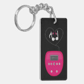 ピンクのCDプレーヤーとキスするイヤホン キーホルダー (正面左)