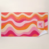 ピンクのGroovyレトロな美学モノグラムの- ビーチタオル (正面)