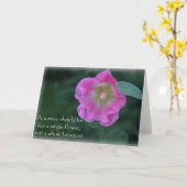 ピンクのhollyhockの花の女性の引用文の挨拶状 カード (黄色い花)