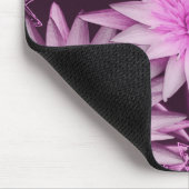 ピンクのlilly黒の花 マウスパッド (コーナー)