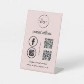 ピンクのQR Connect With Usビジネスロゴソーシャルメディア 台座サイン (正面)
