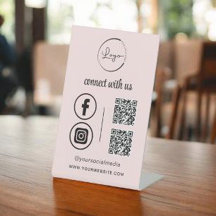ピンクのQR Connect With Usビジネスロゴソーシャルメディア 台座サイン