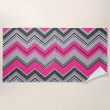 ピンクはっきりしたとグレーシェブロンビーチタオル