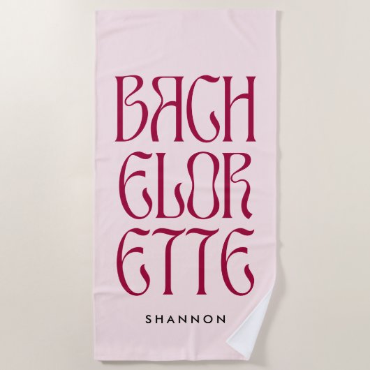 ピンクはっきりしたマゼンタタイポグラフィバチェロレッテ花嫁 ビーチタオル (正面)