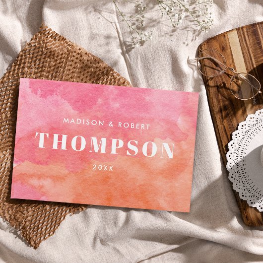 ピンクはっきりしたモダンとオレンジのモノグラム結婚の ゲストブック