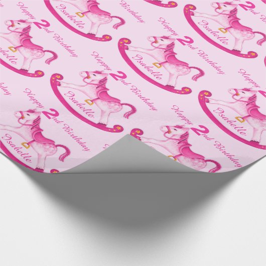 ピンクは揺り木馬の第2誕生日パターン覆いを示しました ラッピングペーパー (角)