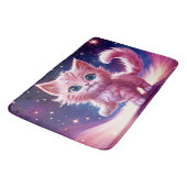 ピンクふわふわのかわいい猫サーレアルな青い目スタイル バスマット (アングル)