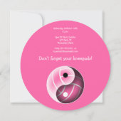 ピンクまたは任意の色の陰陽バレーボール誕生日 案内状 (裏面)