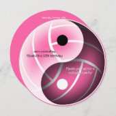 ピンクまたは任意の色の陰陽バレーボール誕生日 案内状 (正面/裏面)