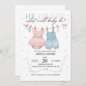ピンクまたは青の赤ちゃん服ジェンダーリビール招待状 招待状 (正面/裏面)
