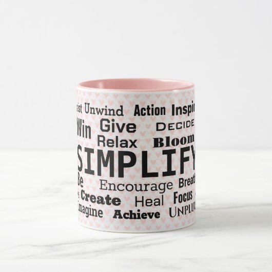 ピンクやる気を起こさせる色のハート上のワードクラウド マグカップ (中央)