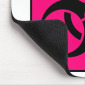 ピンクを警告する生物危険または生物学的災害［有害物質］の印の記号 マウスパッド (コーナー)