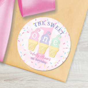 ピンクアイスクリームコーン水玉模様1st Birthday Girl ラウンドシール