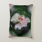 ピンクアイリスフローラ抽象芸術アート アクセントクッション (裏面(縦))