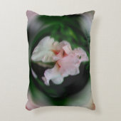 ピンクアイリスフローラ抽象芸術アート アクセントクッション (正面(垂直))