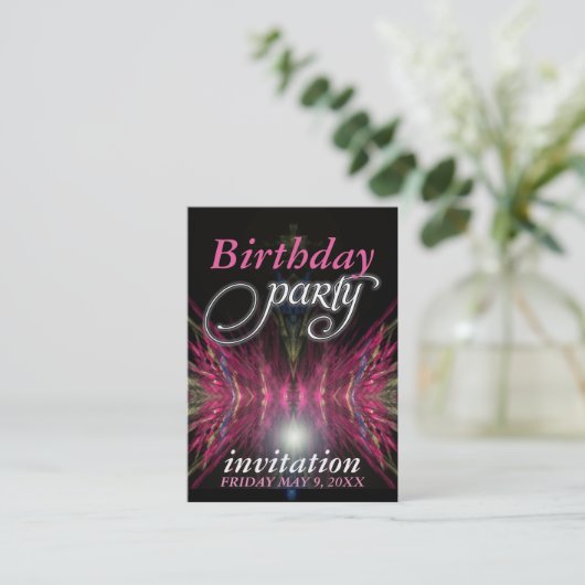 ピンクアステカの羽の誕生日パーティー招待カード 名刺 (スタンド正面)