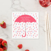 ピンクアンブレラとレインベビーシャワー紙ナプキンス スタンダードカクテルナプキン (インサイチュ)