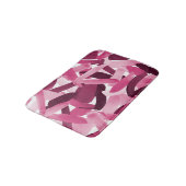 ピンクアートガーリーのブルゴーニュ筆跡コラージュ バスマット (アングル)