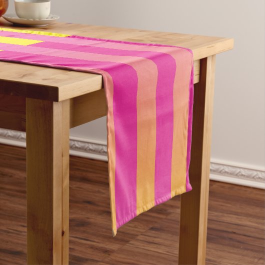 ピンクイエローオレンジストライプの色 ショートテーブルランナー (インサイチュ)