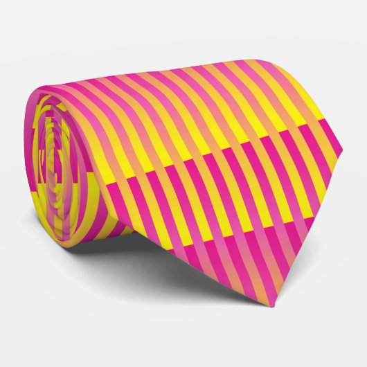 ピンクイエローオレンジストライプの色 ネクタイ (ロール)