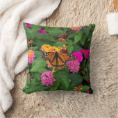 ピンクイエローグリーンフローラとバタフライランタナ クッション (ブランケット)