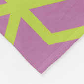 ピンクイエロージグザグラティスレトロ幾何学的パターン フリースブランケット (角)