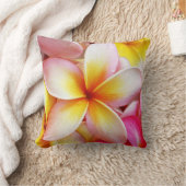 ピンクイエローパープルプルメリアフランジパニ花 クッション (ブランケット)