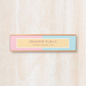 ピンクイエローブルーモダンテンプレートスタイリッシュバラ金ゴールド サインプレート (正面)