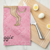 ピンクイタリアンのハートで子犬グレイハウンド キッチンタオル (四つ折り)