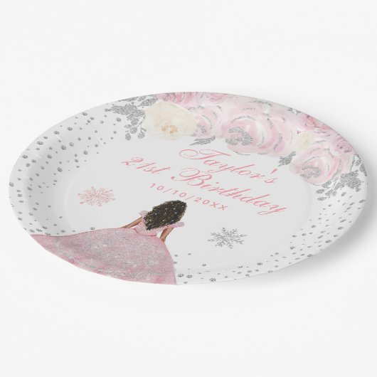 ピンクウィンターダークスキンプリンセス誕生日パーティー ペーパープレート (アングル)