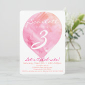 ピンクウォーターカラーバルーン小さな女の子誕生日 招待状 (スタンド正面)