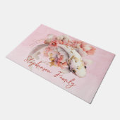 ピンクウォーター色金ゴールドコイ魚のフローラ パーソナライズされた ドアマット (アングル)