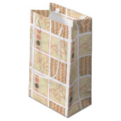 ピンクウッドブロックスケッチズバイチャリティリアザリス スモールペーパーバッグ (裏面アングル)