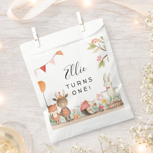 ピンクウッドランド誕生日パーティー フェイバーバッグ (クリップ留めされた状態)