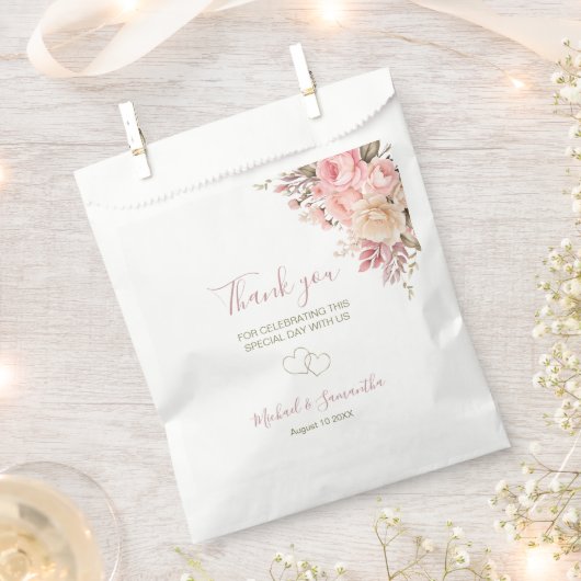 ピンクエレガントとアイボリーバラ結婚ズ フェイバーバッグ (クリップ留めされた状態)