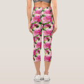 ピンクエレガントと白のインパティエンズフラワーパターン カプリレギンス (裏面)