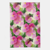 ピンクエレガントと白のインパティエンズフラワーパターン キッチンタオル (縦)