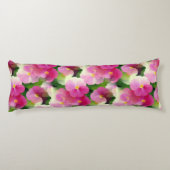 ピンクエレガントと白のインパティエンズフラワーパターン ボディピロー (裏面)