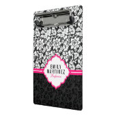 ピンクエレガントのを持つ白黒ダマスクストライプ ミニクリップボード (アングル2)