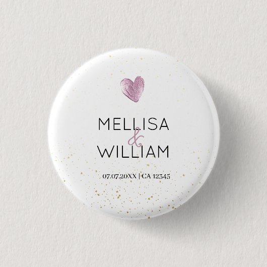 ピンクエレガントのグリッターカスタムハートカップル名の日付 缶バッジ (正面)
