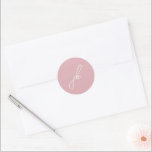 ピンクエレガントのスクリプ結婚トMonogram ラウンドシール<br><div class="desc">クラシックデザインと脚本フォントのモノグラムをフィーチャーしたエレガントなウェディングステッカー。</div>
