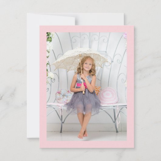 ピンクエレガントのバニーとフラワーガール誕生日写真 招待状 (裏面)