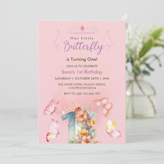ピンクエレガントの最初の誕生日ピンクの蝶 招待状 (スタンド正面)