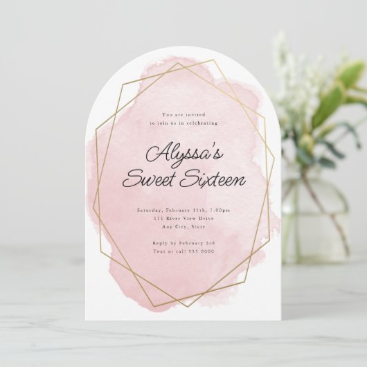 ピンクエレガントの水の色のアーチ甘い16誕生日 招待状 (スタンド正面)