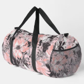 ピンクエレガントグレイの花のパタパーソナライズされたーン名 ダッフルバッグ (右コーナー)