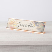 ピンクエレガントニュートラルかわいいボホ手書きスクリプト デスクネームプレート (正面)