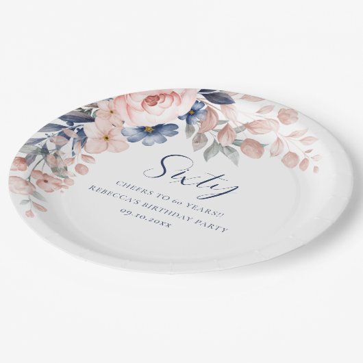 ピンクエレガントフローラスクリプト60誕生日 ペーパープレート (アングル)