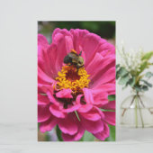 ピンクエレガントフローラ花ムームデイジーミツバチ 便箋 (スタンド正面)