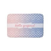 ピンクエレガントブルーパステルシェブロンハローゴス バスマット (正面)